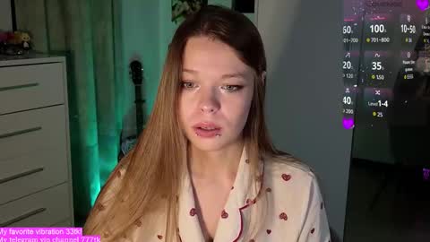 Snapshot of alinabae chatting on 09/15/25, 07:36 Alina and Ben online show from 09/15/25, 07:36