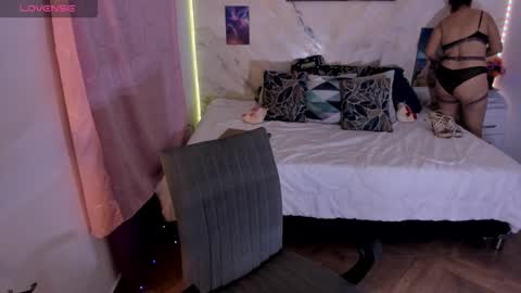 alinabozz1 online show from 01/06/26, 01:31