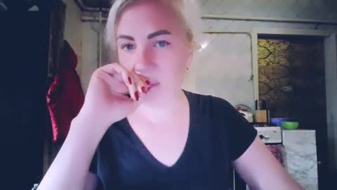 Snapshot of alinafrey_ chatting on 05/20/26, 06:08 Alina online show from 05/20/26, 06:08