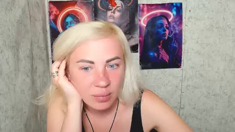 Snapshot of alinafrey_ chatting on 05/22/26, 05:36 Alina online show from 05/22/26, 05:36