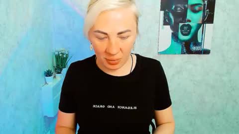 Snapshot of alinafrey_ chatting on 05/29/26, 06:11 Alina online show from 05/29/26, 06:11