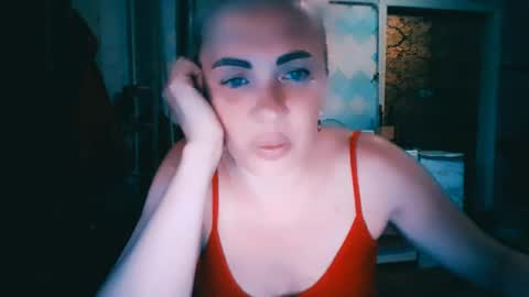Snapshot of alinafrey_ chatting on 06/14/26, 02:52 Alina online show from 06/14/26, 02:52