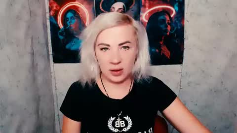 Snapshot of alinafrey_ chatting on 07/29/26, 04:54 Alina online show from 07/29/26, 04:54
