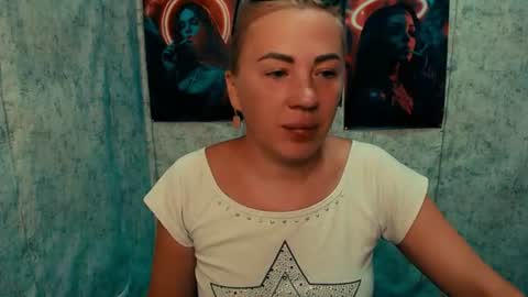 Snapshot of alinafrey_ chatting on 08/04/26, 04:37 Alina online show from 08/04/26, 04:37