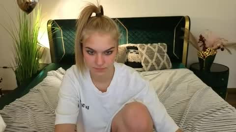 Snapshot of alinalemon chatting on 05/07/26, 08:36 Alina online show from 05/07/26, 08:36