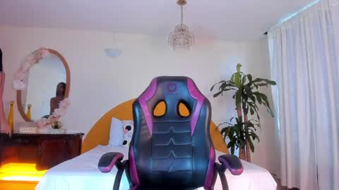 AlinaSimmons online show from 04/10/26, 12:32