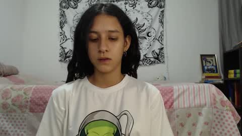 Snapshot of alinawoolf_ chatting on 01/03/25, 11:44  Ali  online show from 01/03/25, 11:44