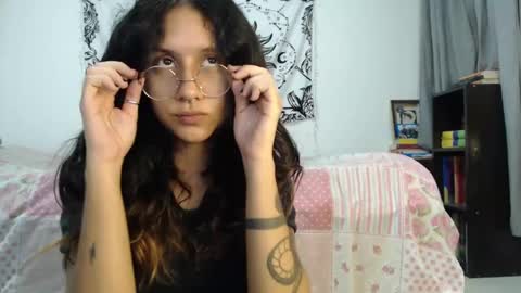 Snapshot of alinawoolf_ chatting on 01/31/25, 03:41  Ali  online show from 01/31/25, 03:41