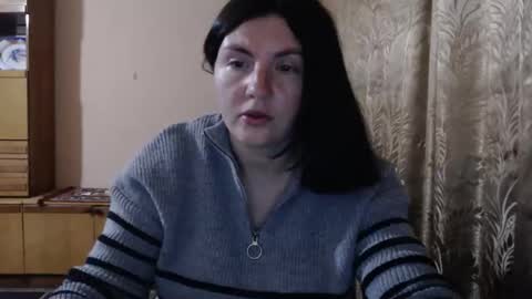 Snapshot of alinaxjames chatting on 04/21/26, 02:04 AlinaxJames online show from 04/21/26, 02:04