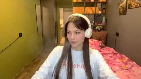 Snapshot of alinedifede chatting on 10/08/25, 10:13 Alice online show from 10/08/25, 10:13