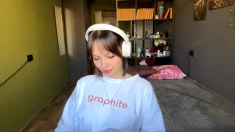 Snapshot of alinedifede chatting on 10/19/25, 07:09 Alice online show from 10/19/25, 07:09