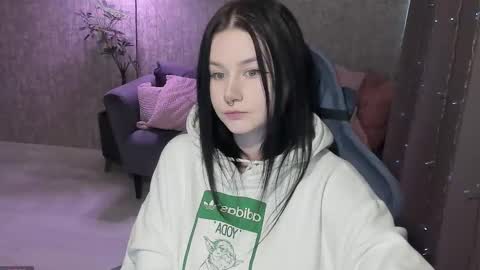 Aline Greeeen online show from 10/21/25, 09:54