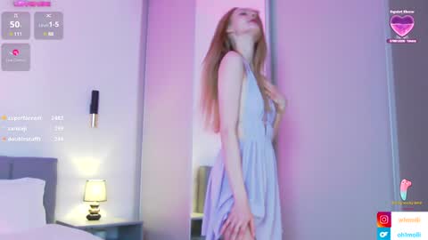 Alisa but you can call me Molli  online show from 01/20/25, 09:43