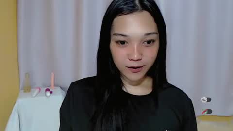 Snapshot of alisa_kiss_ chatting on 01/11/25, 08:22 Shanti xhey online show from 01/11/25, 08:22