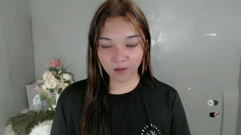 Snapshot of alisa_kiss_ chatting on 02/06/25, 11:32 Shanti xhey online show from 02/06/25, 11:32