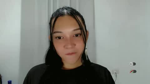 Snapshot of alisa_kiss_ chatting on 10/17/25, 12:58 Shanti xhey online show from 10/17/25, 12:58