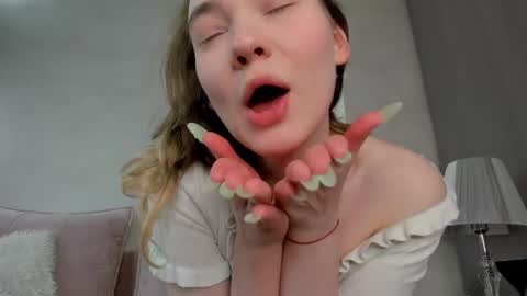 Alisa GMT2 Wen - Sun 10 AM - 4 PM except Monday and Tuesday   online show from 02/07/25, 07:40