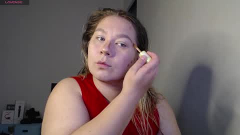 alisa_u online show from 11/12/25, 10:41