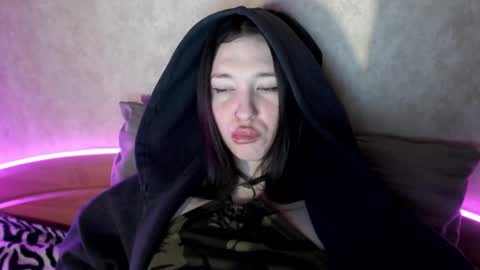 Snapshot of alisaadoll chatting on 02/08/26, 01:36 alisaadoll online show from 02/08/26, 01:36