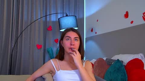 Snapshot of alisaalarie chatting on 06/05/26, 07:03 Alisa online show from 06/05/26, 07:03