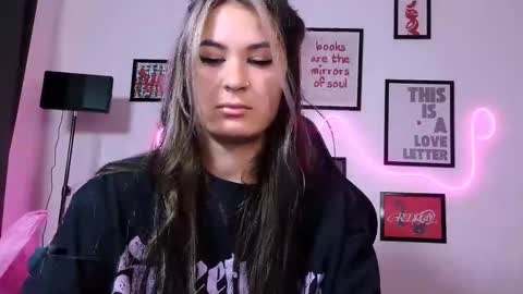 Snapshot of alisarossy chatting on 05/29/26, 02:59 Alisa online show from 05/29/26, 02:59