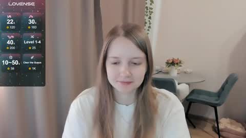 Snapshot of alisha_ley chatting on 05/14/26, 12:34 Alya online show from 05/14/26, 12:34