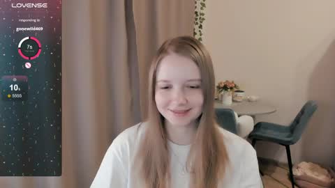 Snapshot of alisha_ley chatting on 05/23/26, 08:02 Alya online show from 05/23/26, 08:02