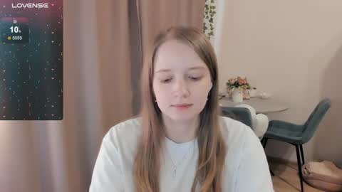 Snapshot of alisha_ley chatting on 06/15/26, 10:17 Alya online show from 06/15/26, 10:17