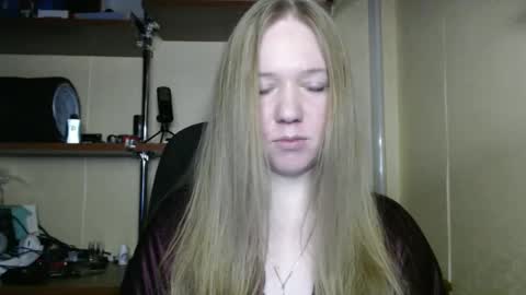 alisha_xi online show from 12/22/25, 06:21