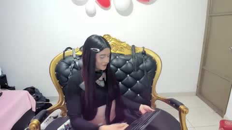 alishaa_nixx online show from 02/19/25, 04:34