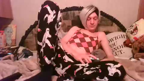 Alisha online show from 10/23/25, 08:24