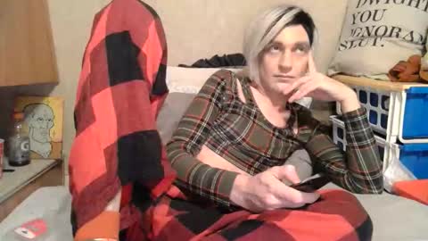 Snapshot of alishaluv chatting on 05/06/26, 02:40 Alisha online show from 05/06/26, 02:40