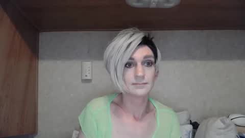 Snapshot of alishaluv chatting on 05/29/26, 03:04 Alisha online show from 05/29/26, 03:04