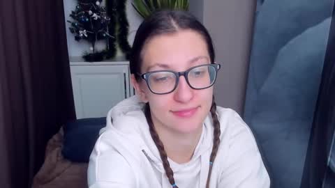 Snapshot of alishamurray chatting on 12/29/24, 01:49 Alina online show from 12/29/24, 01:49