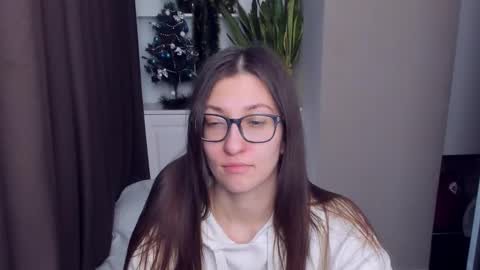 Snapshot of alishamurray chatting on 12/29/24, 10:57 Alina online show from 12/29/24, 10:57