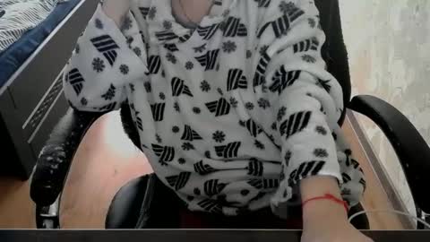 Snapshot of alisia18 chatting on 01/12/26, 11:37 Alisa online show from 01/12/26, 11:37