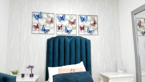 Alison online show from 10/21/25, 07:36