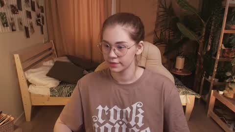 Alison online show from 03/29/26, 07:52