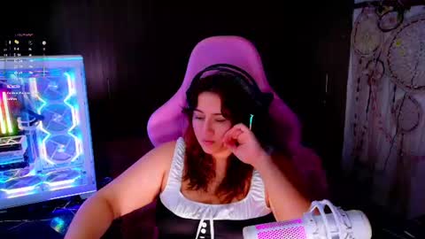 Snapshot of alison_gamer chatting on 07/04/26, 04:46 Alison online show from 07/04/26, 04:46
