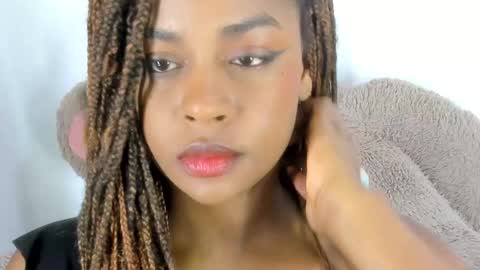 Sofias house online show from 09/25/25, 01:53