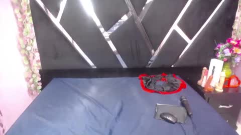 Alison Meiker online show from 02/17/25, 04:48