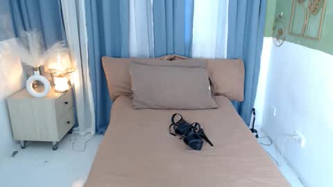 hotty online show from 04/18/26, 05:55