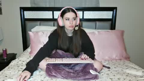 Alison Fields online show from 06/30/26, 04:24