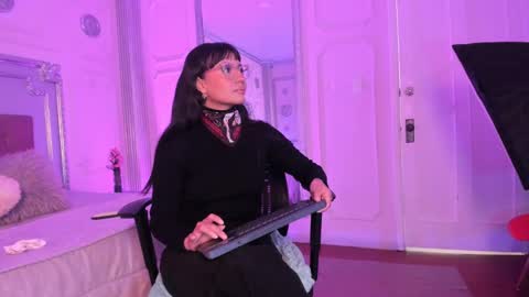 Alison Fishert online show from 01/28/25, 11:49