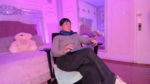 Alison Fishert online show from 01/29/25, 11:41