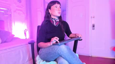 Alison Fishert online show from 02/12/25, 11:51