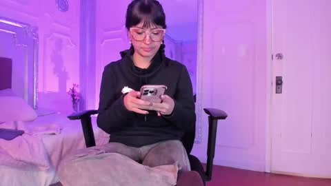 Alison Fishert online show from 11/14/25, 12:04