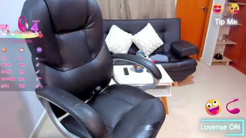 Snapshot of alisonlemoos chatting on 05/22/26, 10:10 Alisson online show from 05/22/26, 10:10