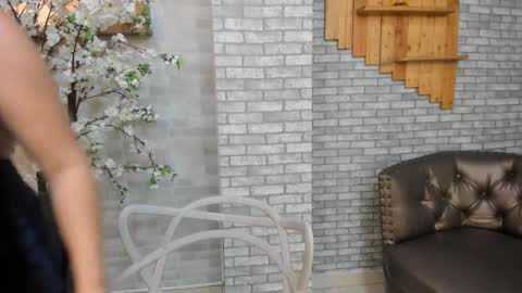 alisonn_doll online show from 12/15/25, 01:04