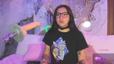 Mia online show from 04/04/26, 08:17